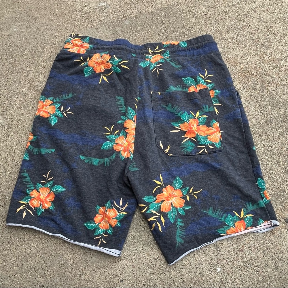 H&M Divided Terry‎ Knit Sweat Shorts Men’s M Cotton Blend Floral Pockets Pull On - Picture 3 of 9